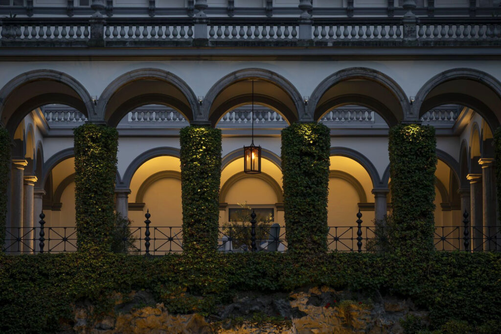 Drogenbos Château Brussels side patio view evening lights