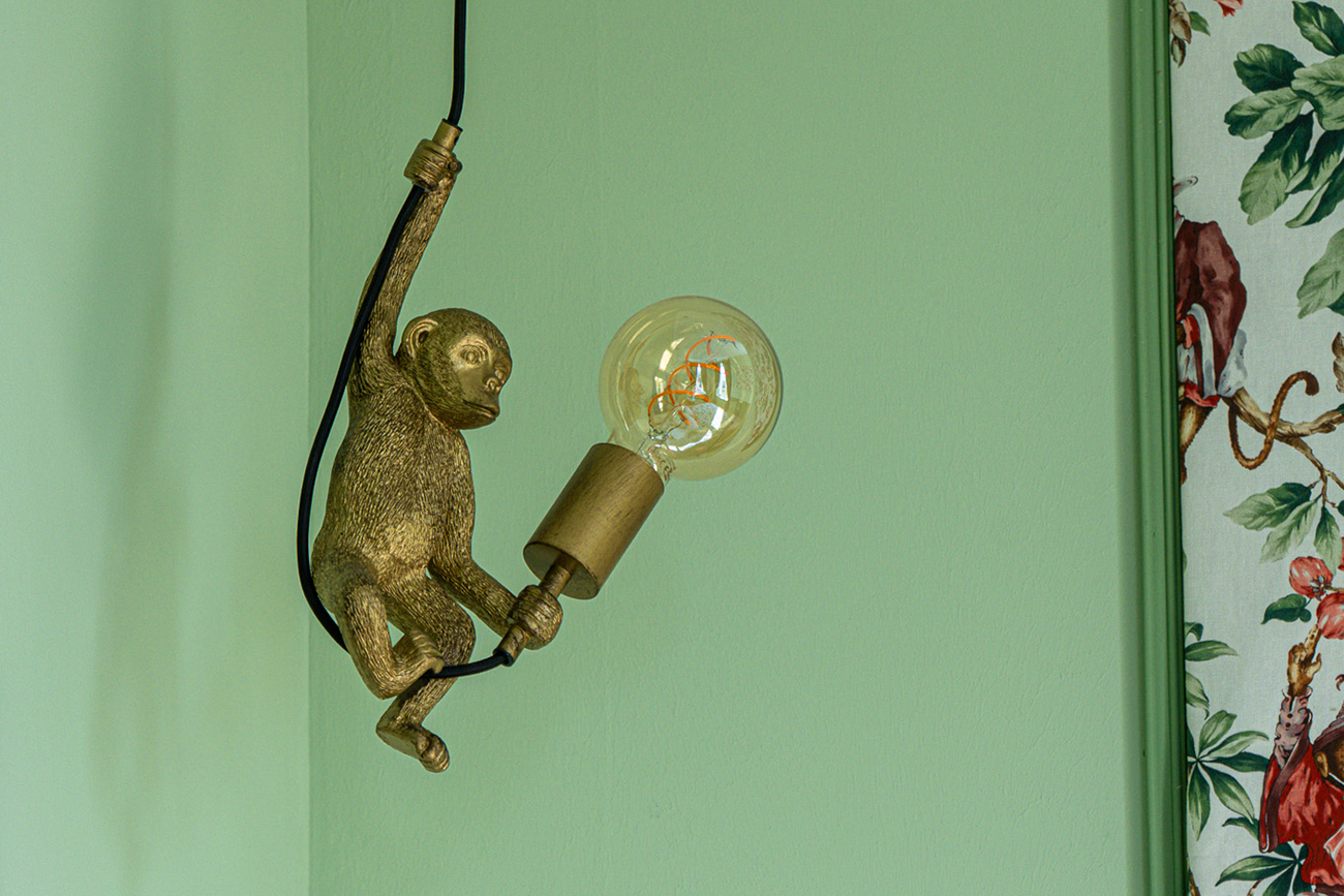 Château de Drogenbos Monkey Light Asian style room