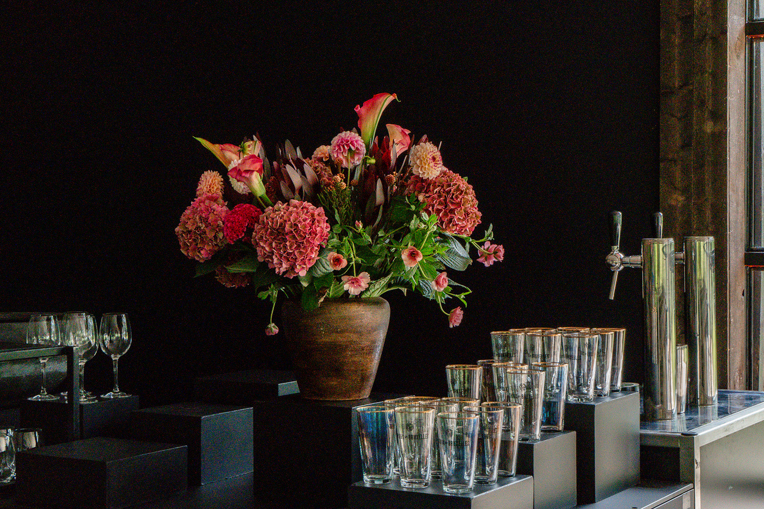 Château de Drogenbos private Event cocktail bouquet glasses